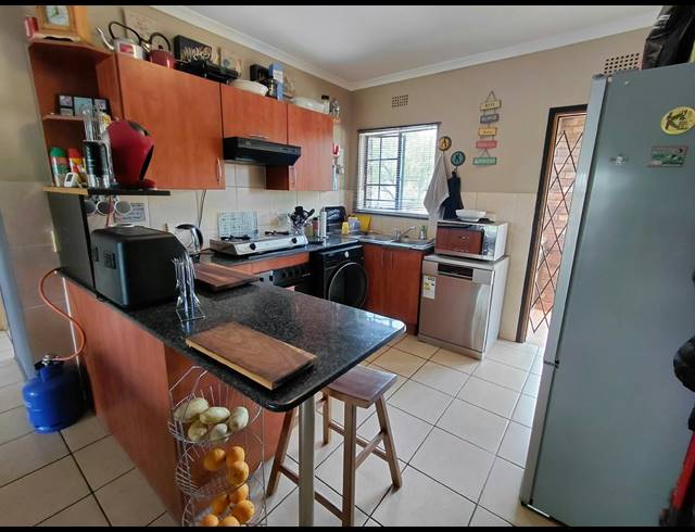 2 BEDROOM SECTIONAL TITLE FOR SALE IN SONNEVELD